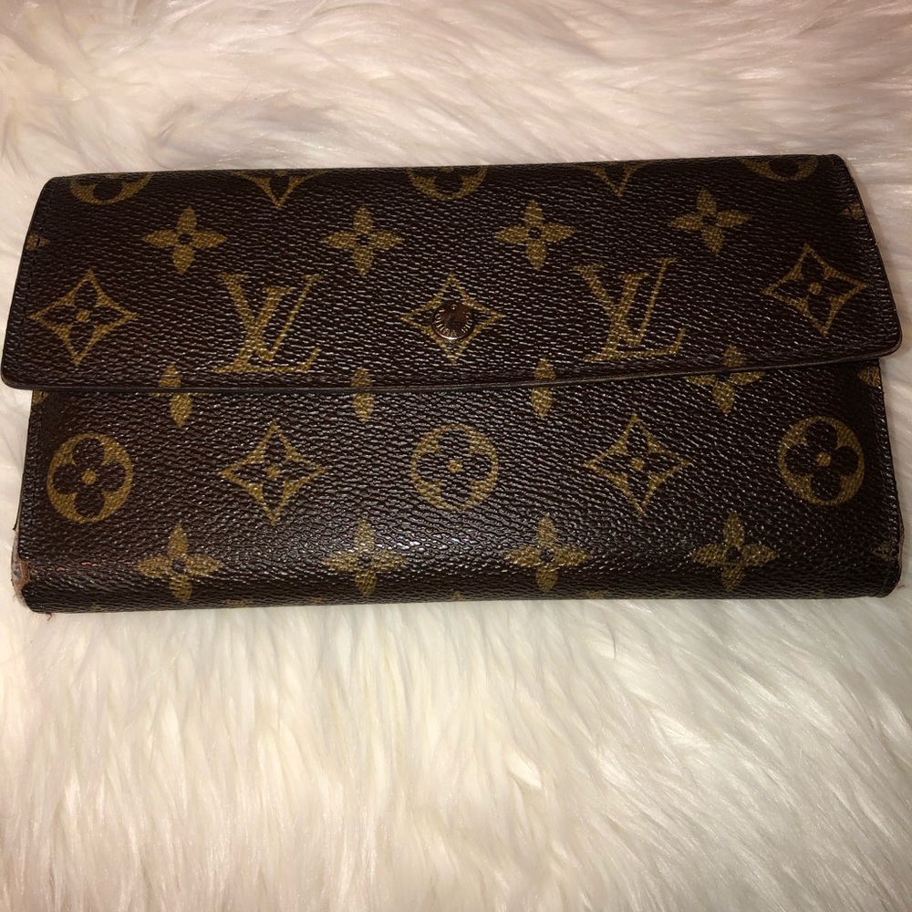 100% Auth Louis Vuitton Wallet